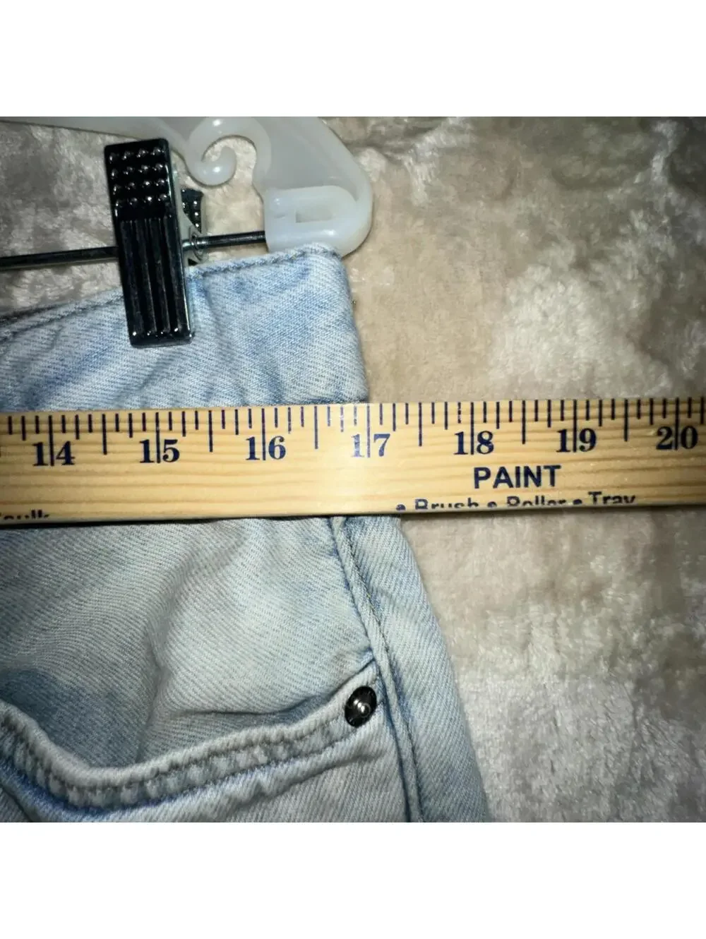 H&M Men’s Loose Ample Light Wash Distressed Cutoff Denim Jean Shorts Sz 32